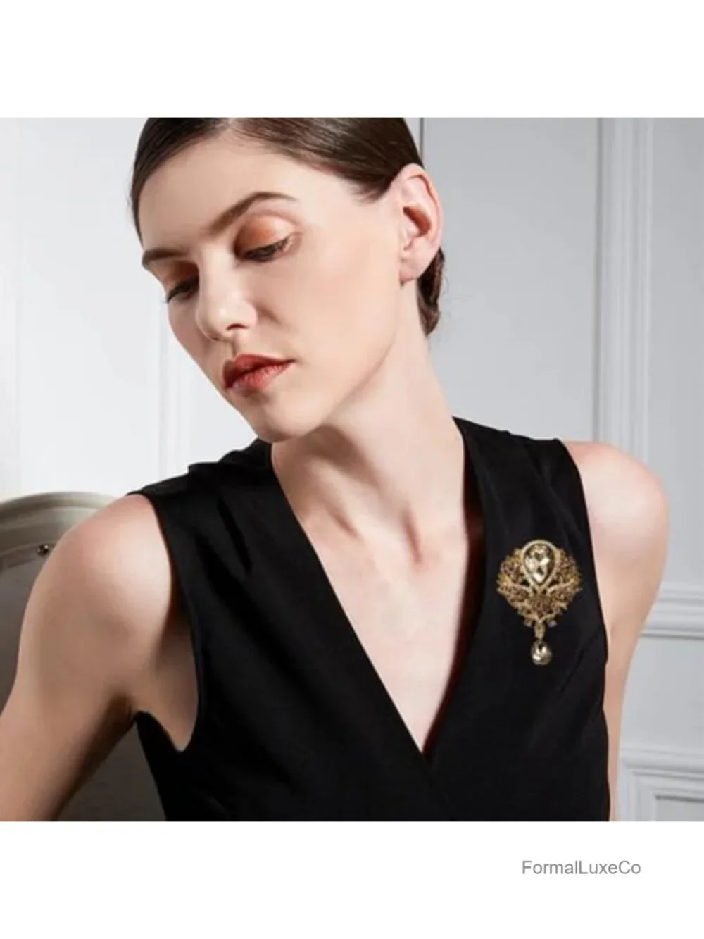 Rhinestone Crystal Flower Teardrop Brooch Pin for Wedding Bridal